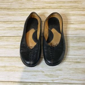 Born 9.5 Black Flats